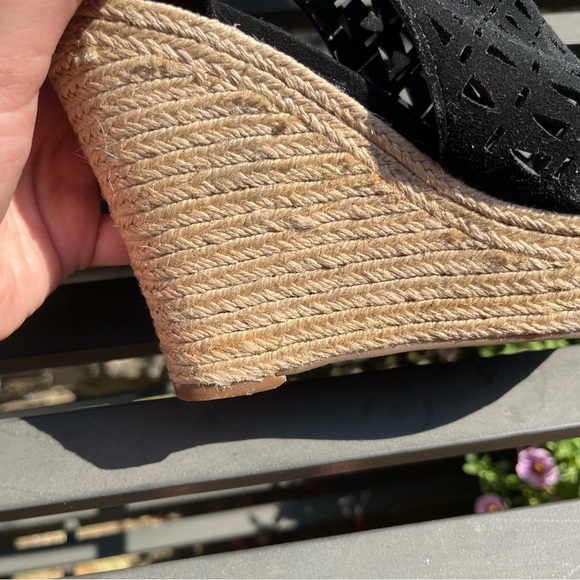 Marc Fisher Wedge Heels - Picture 10 of 12